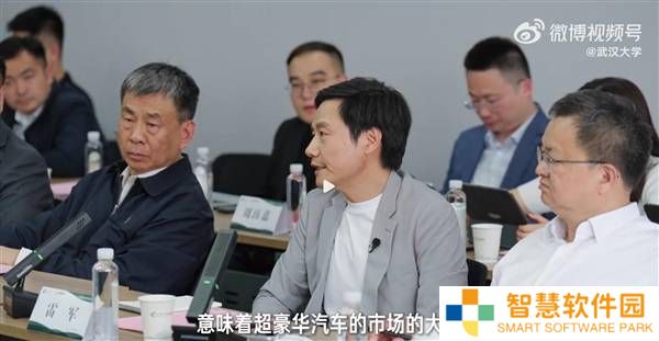 雷军宣布：小米SU7 Ultra热销，小米正式进军超豪华汽车市场？
