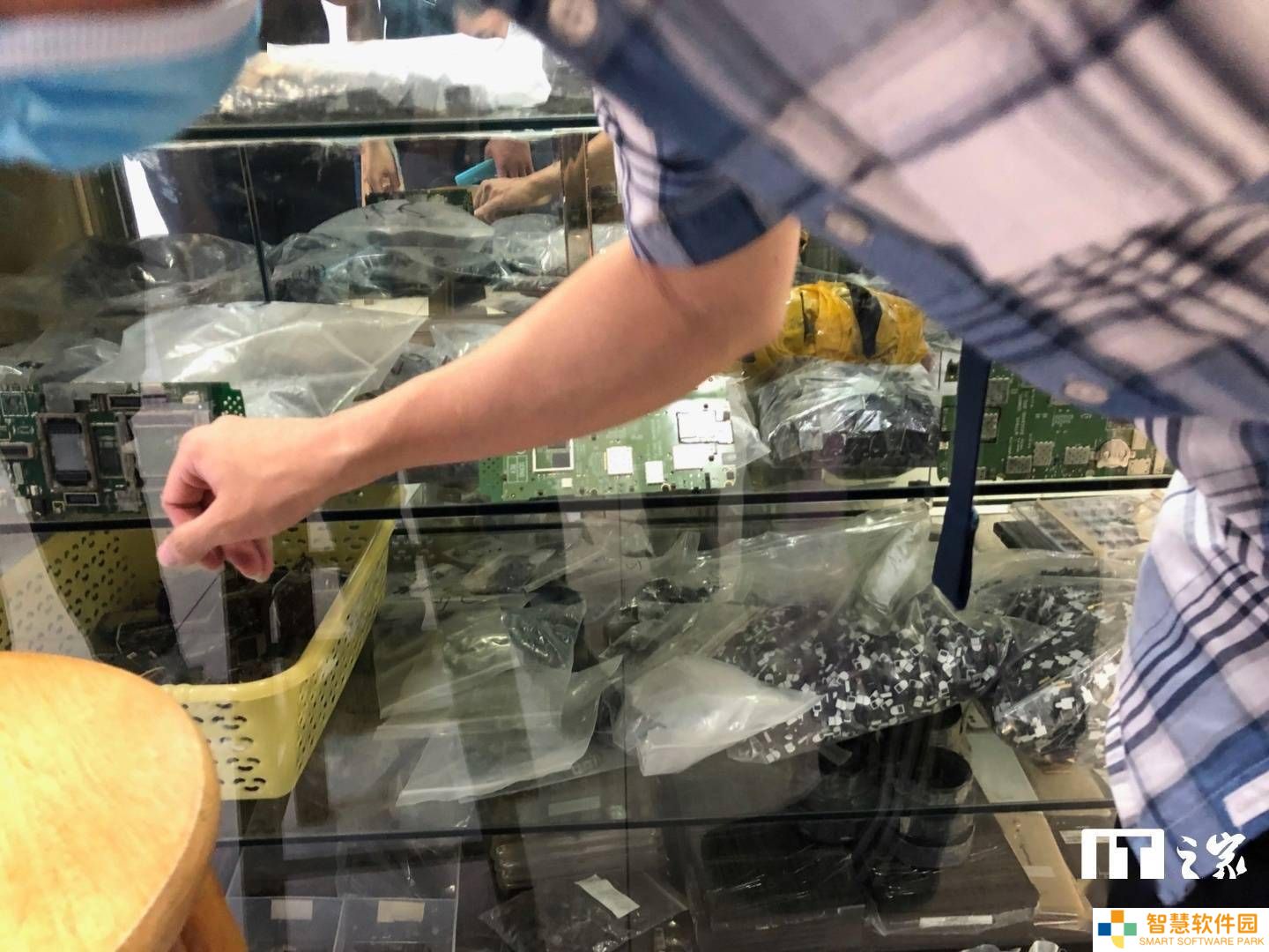 美关税波动，华强北热门芯片经销商“封库存”观望市场走向