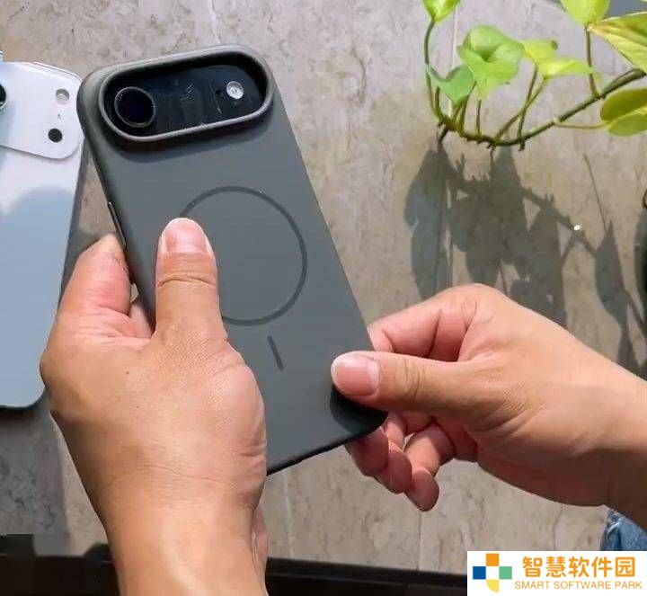 苹果iPhone 17 Air戴壳仍显纤薄，超薄设计能否兼顾实用？