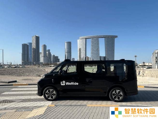 文远知行阿布扎比领跑，中东首支纯无人Robotaxi车队试运营启动